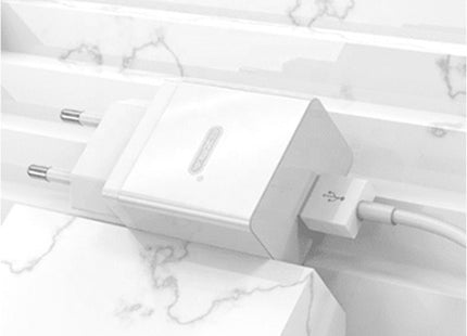 Λευκός φορτιστής Ezra HC16 με θύρα USB-A για micro USB συσκευές