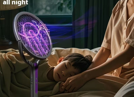 Ηλεκτρική ρακέτα εντόμων 12930 σε χρήση σε εσωτερικό χώρο