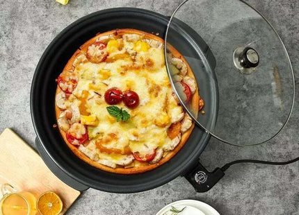 RAF R.5405 pizza pan σε χρήση με πίτσα και γυάλινο καπάκι